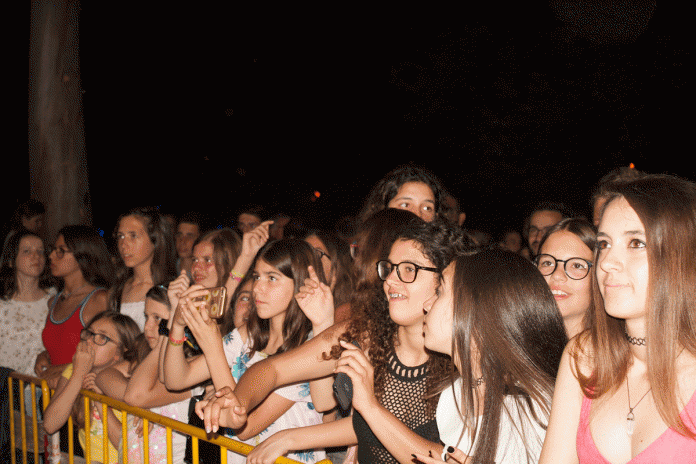 FESTIVAL DA JUVENTUDE AGITOU A VILA DE FRONTEIRA