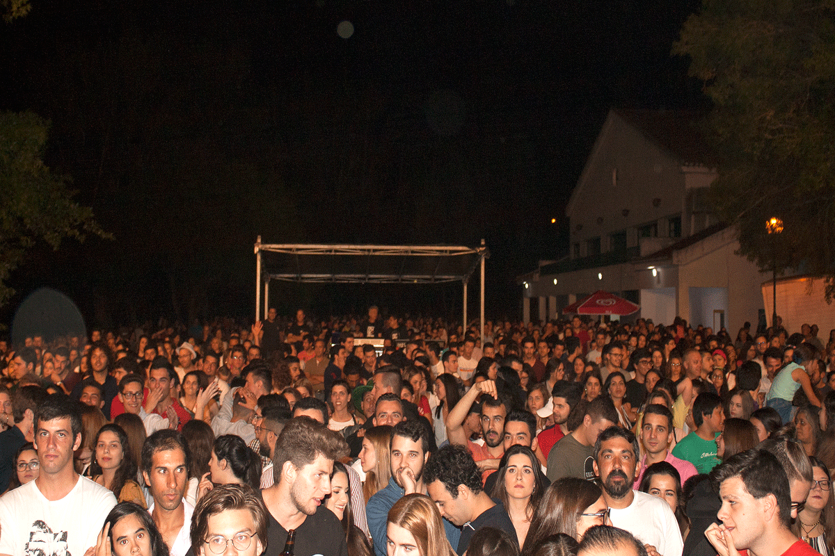 FESTIVAL DA JUVENTUDE AGITOU A VILA DE FRONTEIRA