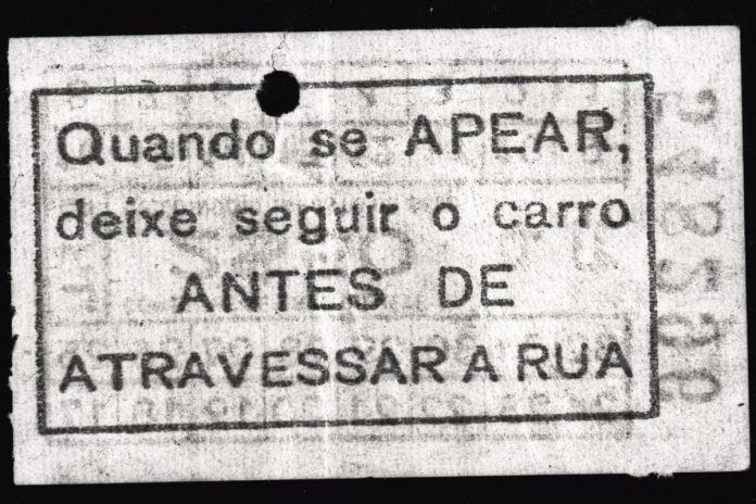 Julião Sarmento. Tapeçaria (Bilhete de Eléctrico), 1969/2018. Cortesia do artista