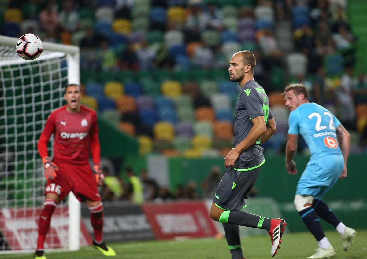 Sporting empata, a uma bola, frente ao Marselha