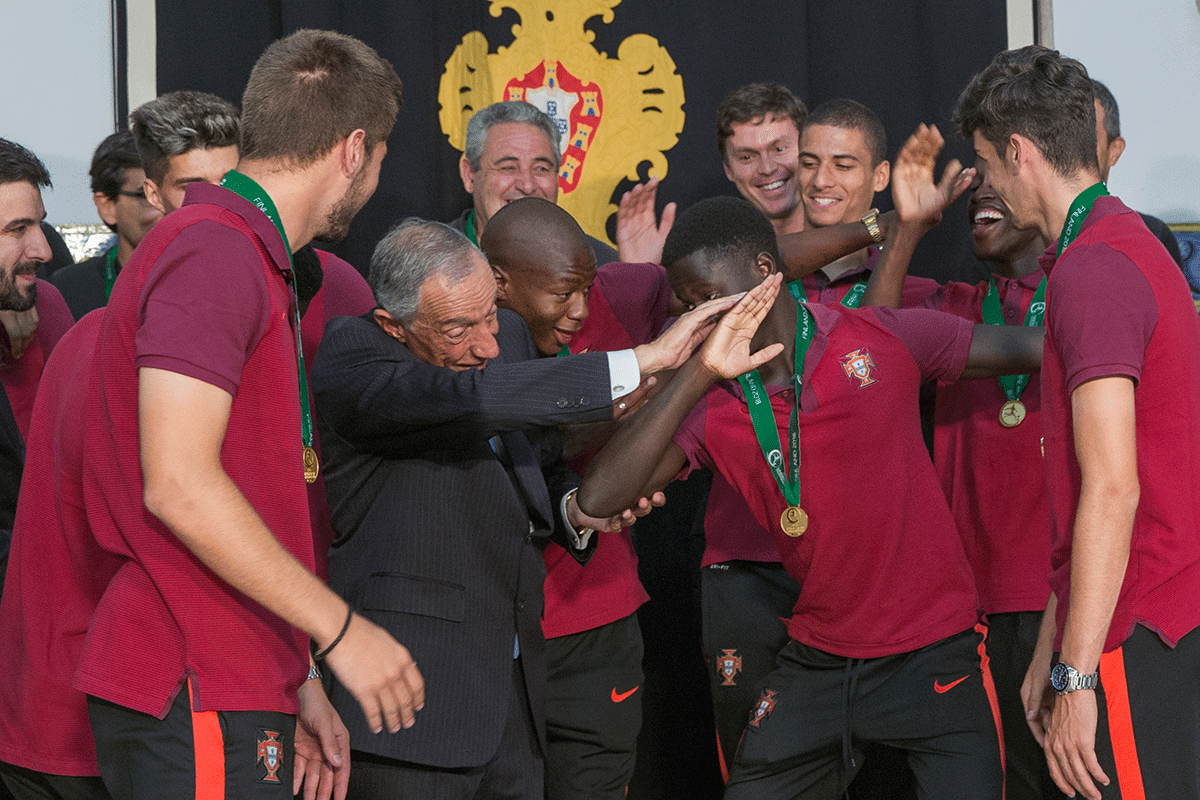 Marcelo Rebelo de Sousa convive com os Campeões Europeus sub-19