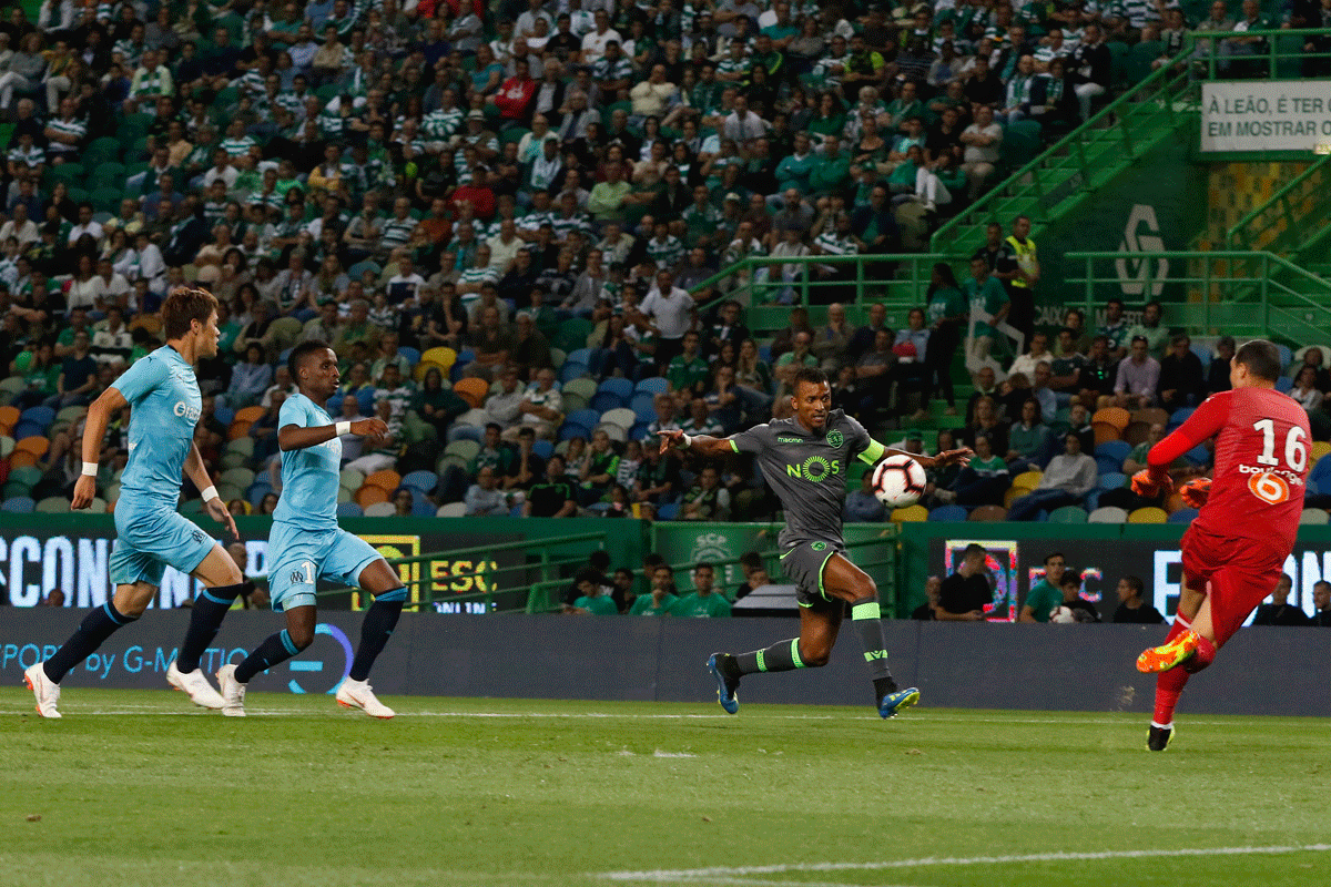 Sporting empata, a uma bola, frente ao Marselha