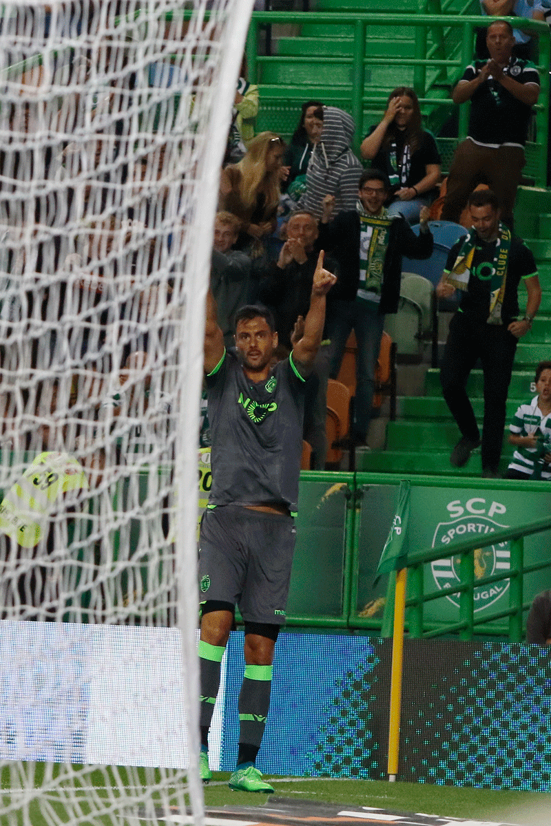 Sporting empata, a uma bola, frente ao Marselha