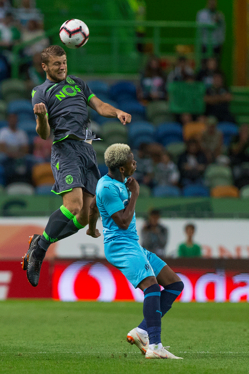 Sporting empata, a uma bola, frente ao Marselha