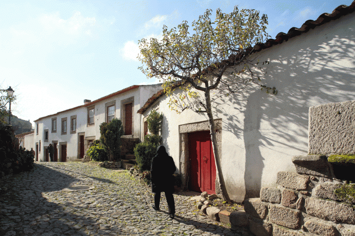 Aldeia Histórica de Marialva celebra a Lenda de Maria Alva Aldeia Histórica de Marialva celebra a Lenda de Maria Alva Pés de Cabra