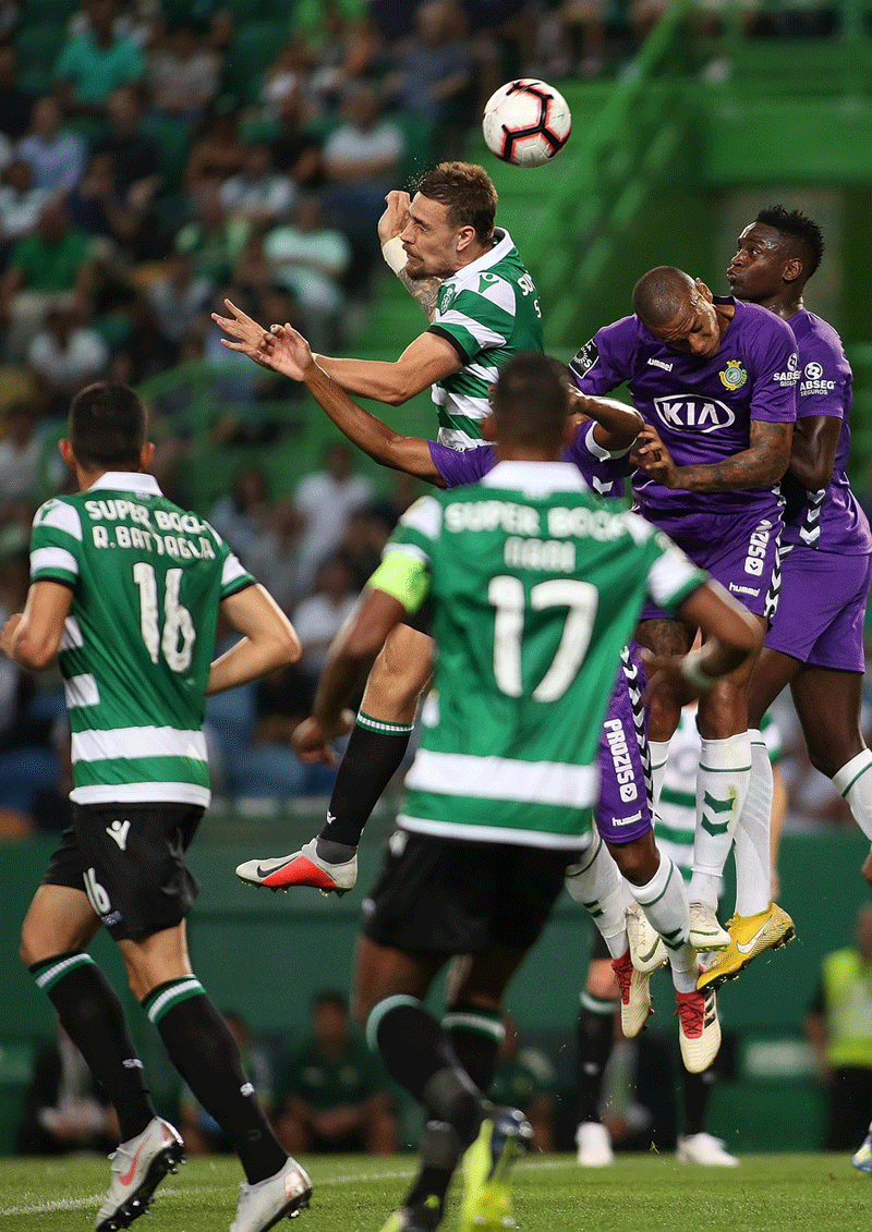 Nani foi o goleador de serviço tendo marcado os dois golos dos “Leões”