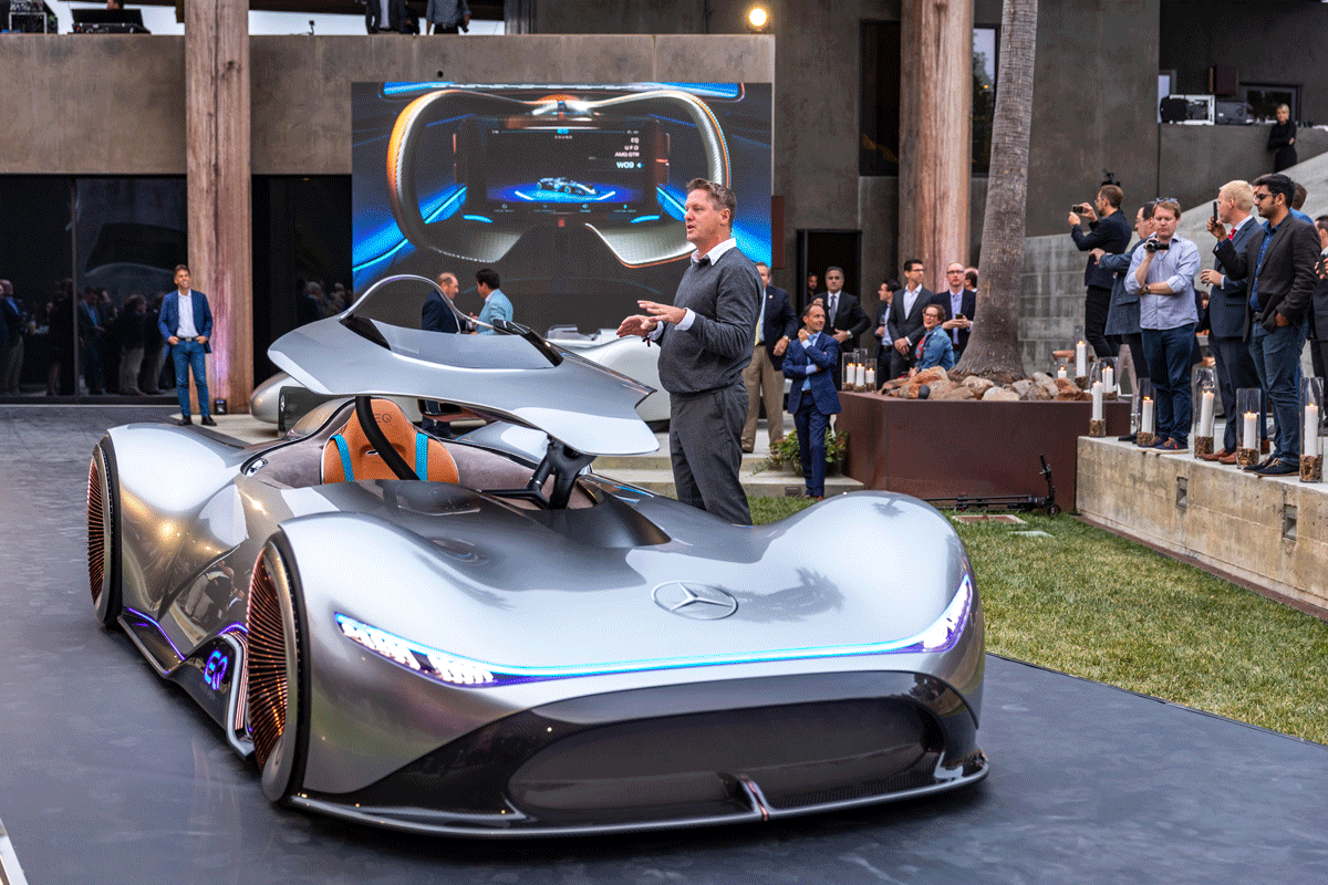 O Vision EQ Silver Arrow foi concebido como um veículo elétrico