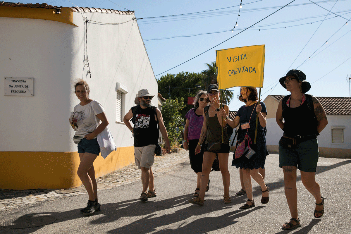 Cem Soldos a aldeia mais global do planeta