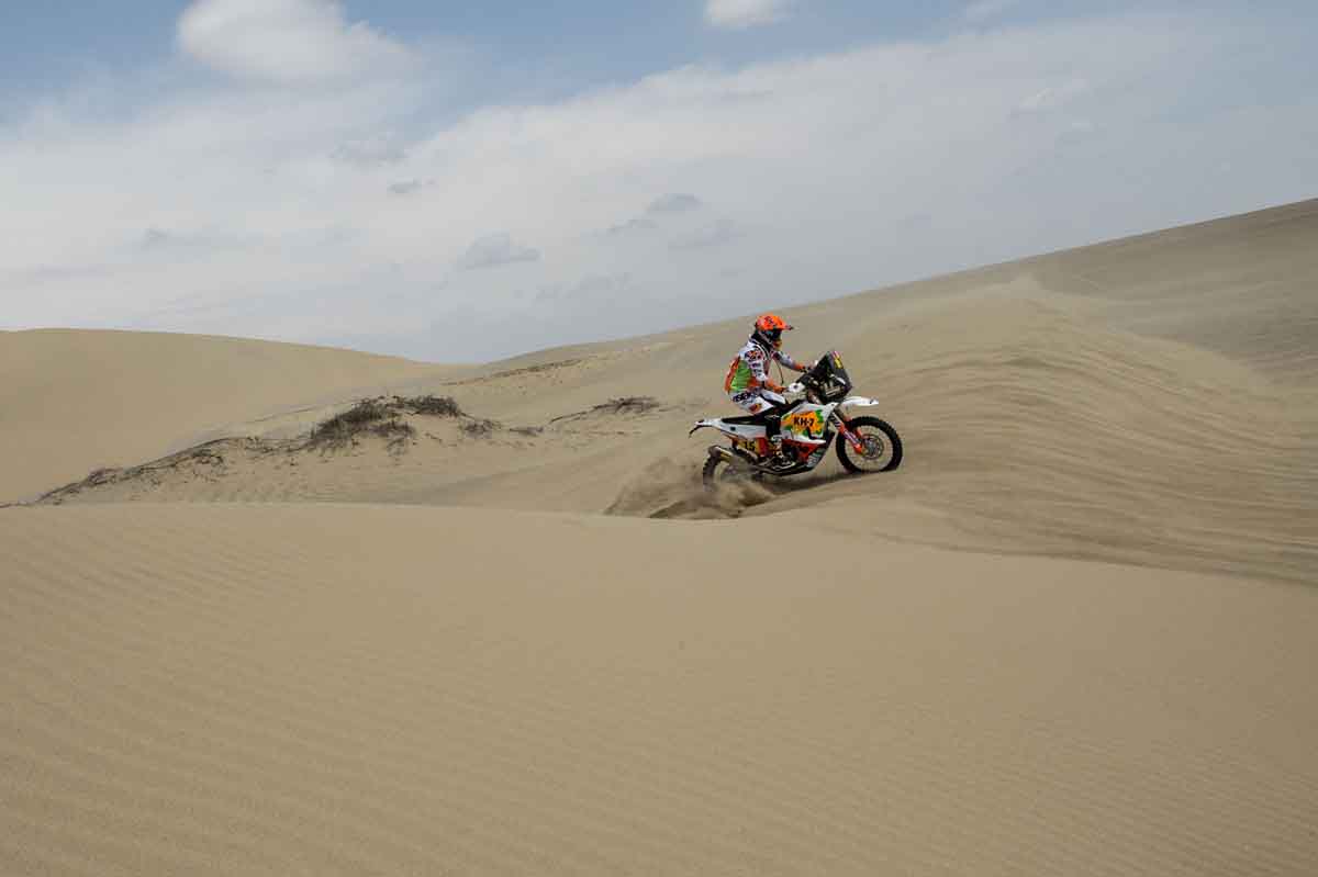 Laia Sanz (ESP) of KTM Factory Team races during stage 01 of Rally Dakar 2018 from Lima to Pisco, Peru on January 06, 2018