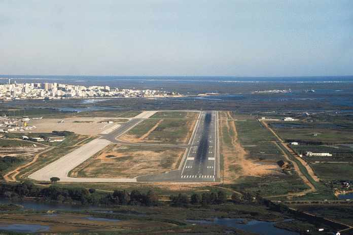 Faro_(FAO_-_LPFR)_AN0482473 Aeroporto de Faro