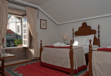 CASA MELO ALVIM PASSA A OFERECER UMA PISCINA E AUMENTA OFERTA COM MAIS 5 SUITES & APARTMENTS Casa Melo Alvim