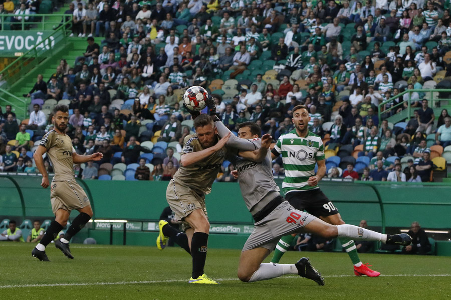 Sporting vence o Boavista por 2-0