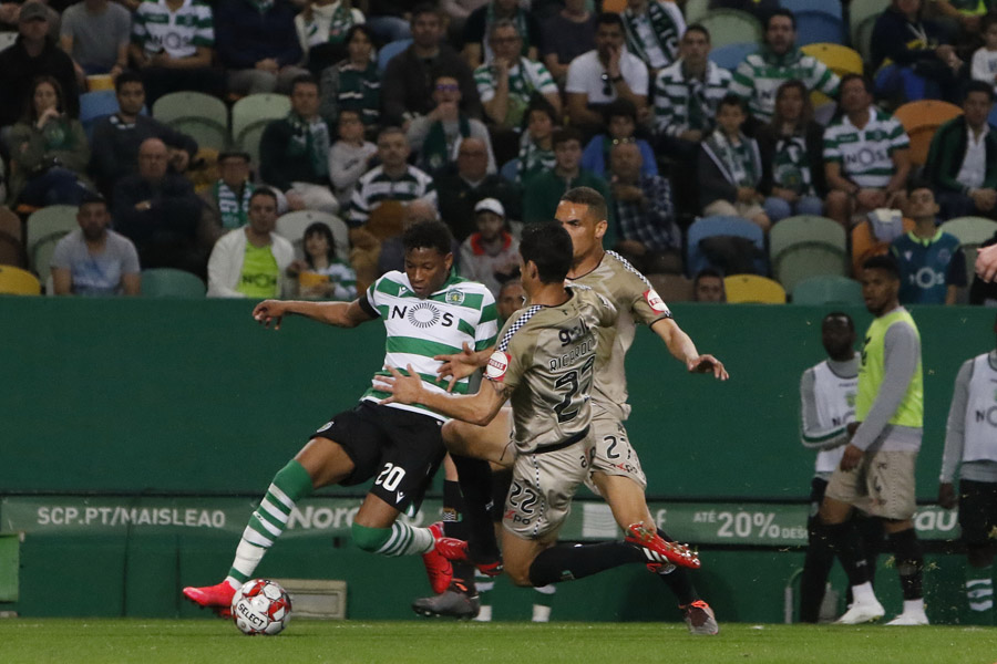 Sporting vence o Boavista por 2-0