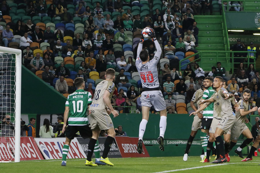 Sporting vence o Boavista por 2-0