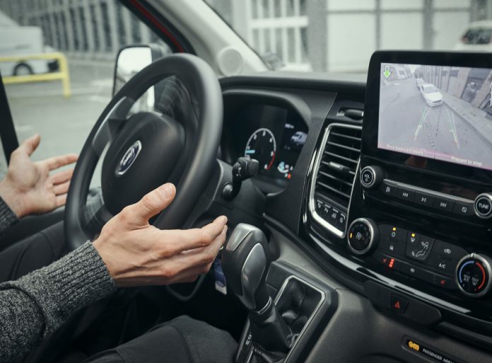Ford Transit: Novas Tecnologias fazem com que os problemas para estacionar sejam coisa do passado