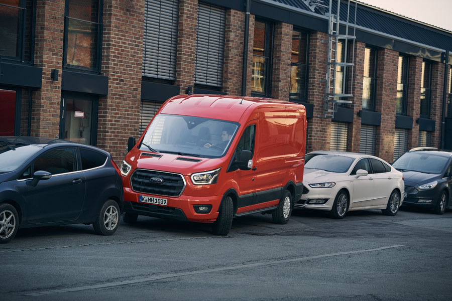 Ford Transit: Novas Tecnologias fazem com que os problemas para estacionar sejam coisa do passado
