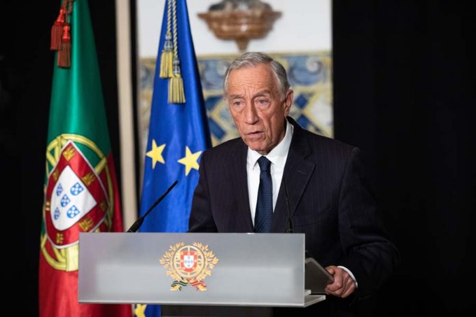 Mensagem do Presidente da República ao país sobre a declaraç Declarado o Estado de Emergência. "Uma decisão excecional" diz Marcelo