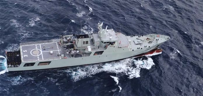 Navio patrulha oceânico Setúbal inicia missão nos Açores