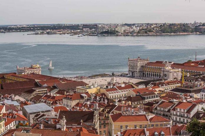 Lisboa_©Armando_Saldanha_(Aldrabiscas) Vem de França o elogio a Portugal sobre a capacidade de ver o futuro do COVID-19