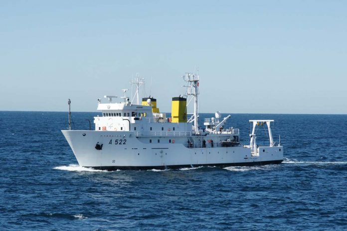 Navio_panoramica A Marinha mar dos Açores