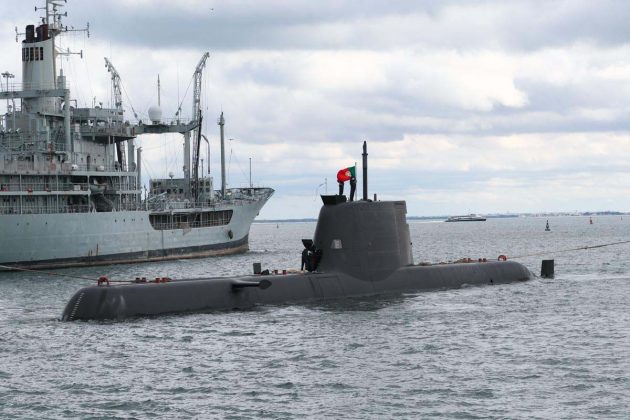 submarino Tridente e exerc&iacute;cio in&eacute;dito