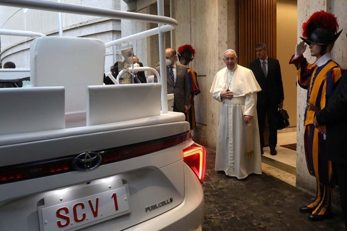 Toyota Mirai Papamobile Papa Francisco Toyota Mirai