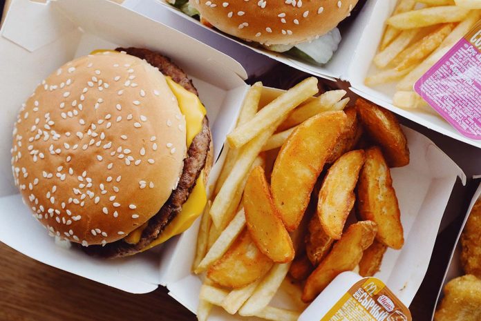Encomendem no McDonald’s pexels-ready-made-4021955 Burger King e faz apelo e Encomendem no McDonald’s