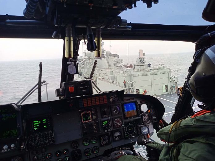 fragata Corte-Real helicóptero da Marinha