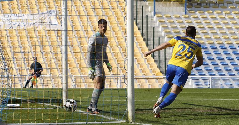 Estoril Praia lideran&ccedil;a da II Liga