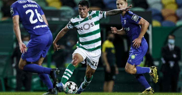 Sporting empata no último minuto