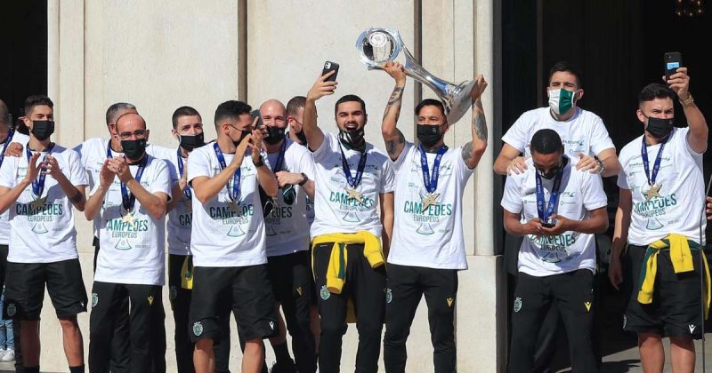 Campe&otilde;es Europeus de Futsal recebidos em Lisboa