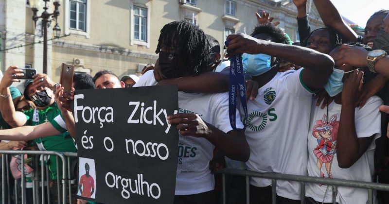 Le&otilde;es Futsal