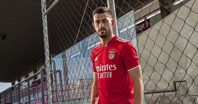 AdidasSLB-JerseyHome-Pizzi s Benfica e adidas