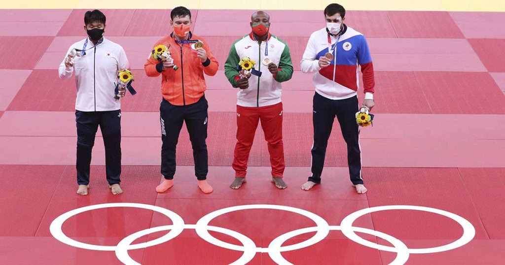 Jorge Fonseca com medalha nos Jogos Olímpicos