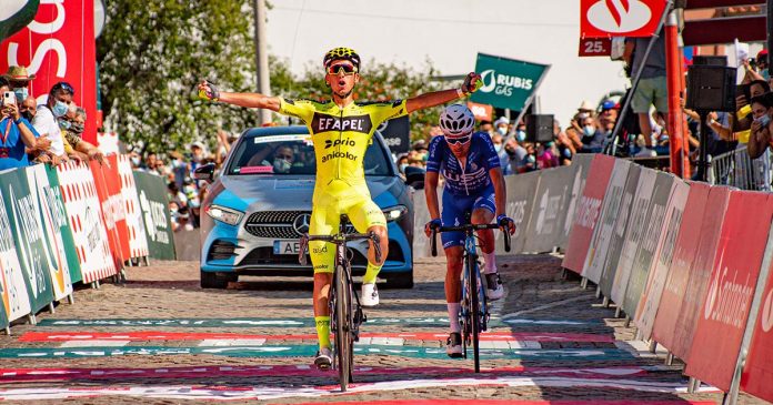Foto_Chegada_Frederico_Figueiredo s Alejandro Marque na Volta a Portugal