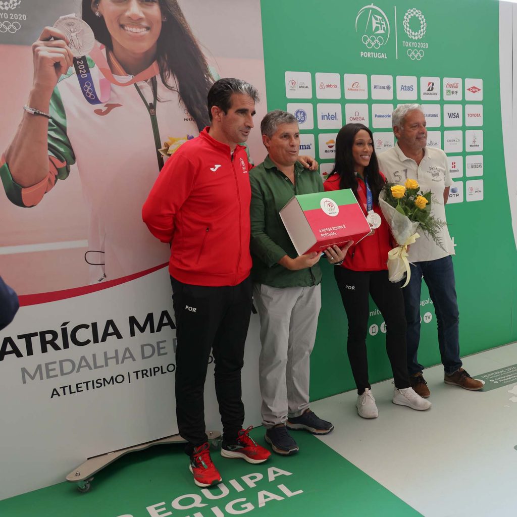 Patrícia Mamona recebida em apoteose