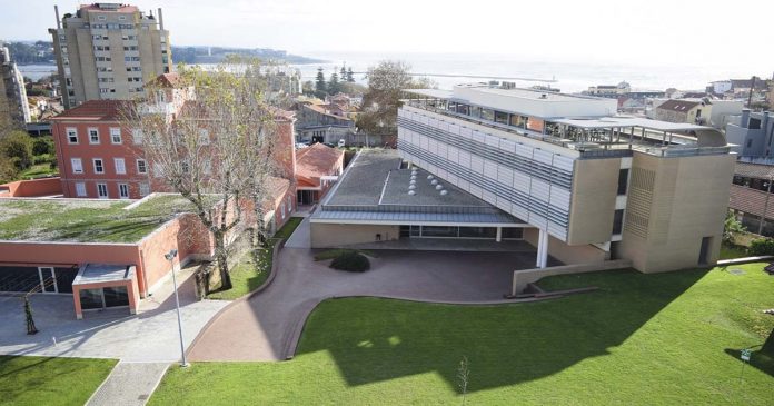 Universidade Católica e a Porsche