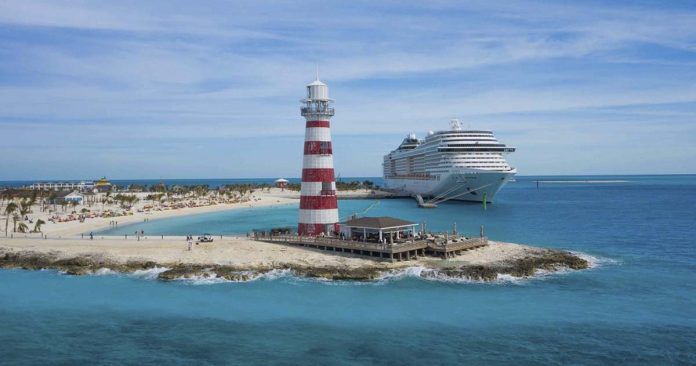 "051_MSC_OceanCay_12519 1.jpg" MSC Divina