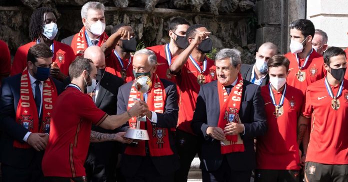 Cerimónia de receção e condecoração da Seleção Nacional d Presidente da República com Seleção Nacional de futsal