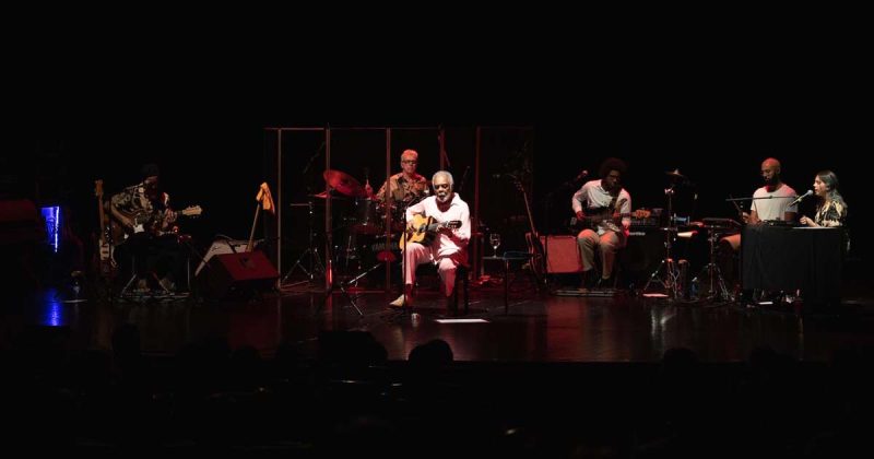 Gilberto Gil com Aquele abra&ccedil;o