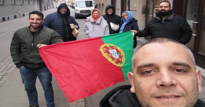 David Migueis s resgate de refugiados por Portugueses