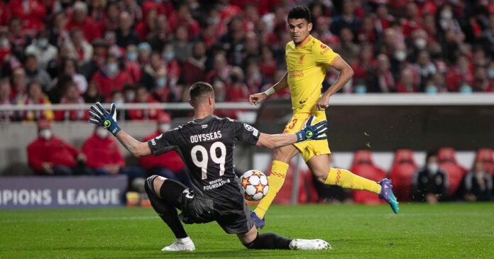 Benfica perde com Liverpool