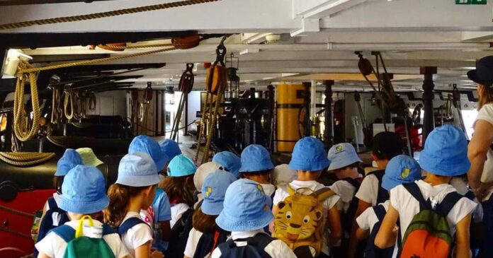Fragata dom fernando Crianças Marinha no Dia da Criança