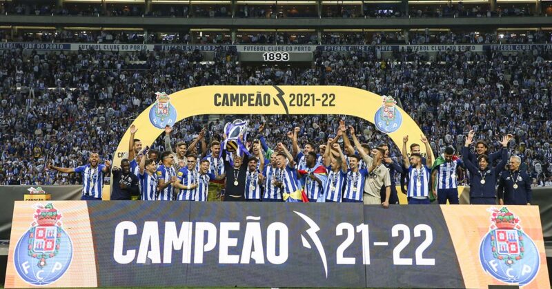Porto recebe o Trof&eacute;u de Campe&atilde;o Nacional