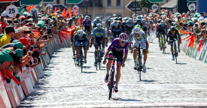 Volta a Portugal -2022-ET8-3 s Victor Langellotti na Volta a Portugal
