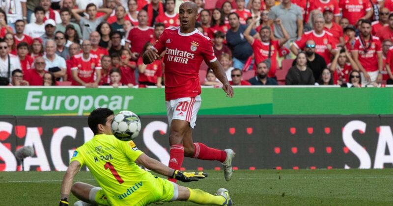 Benfica goleou o Mar&iacute;timo