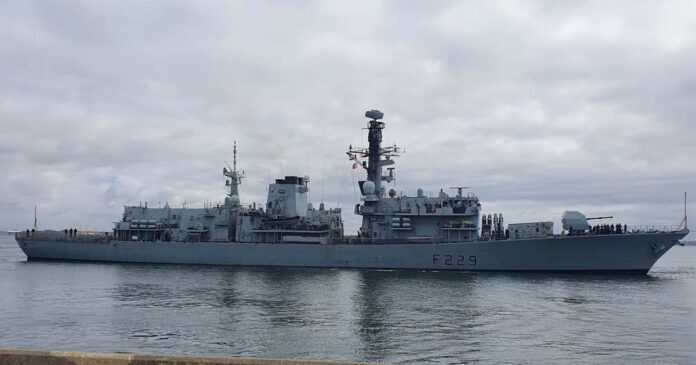 Fragata da marinha britânica HMS Lancaster