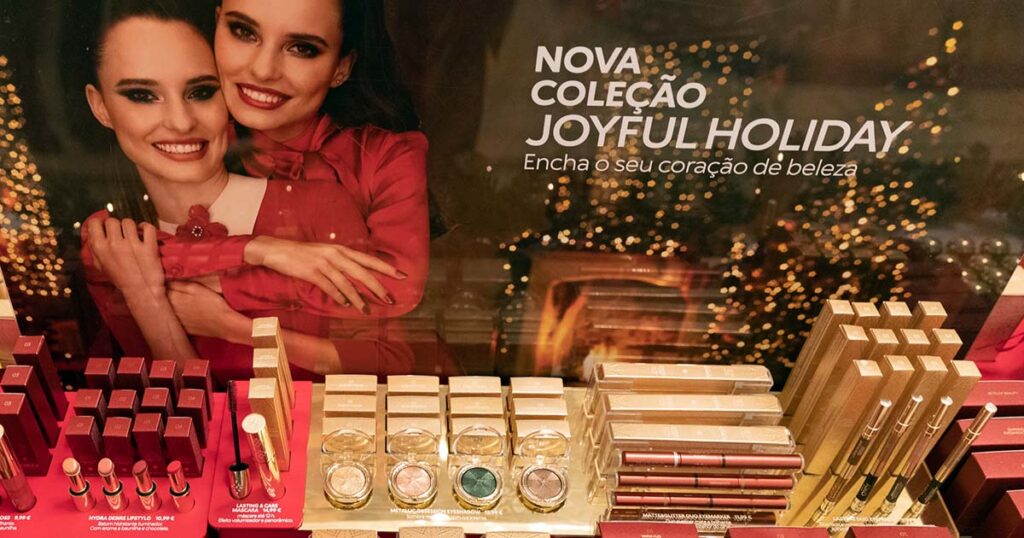 Joyful-Holiday-Kiko-Milano