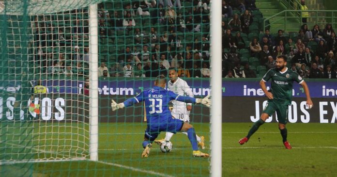 Sporting-goleou-Farense