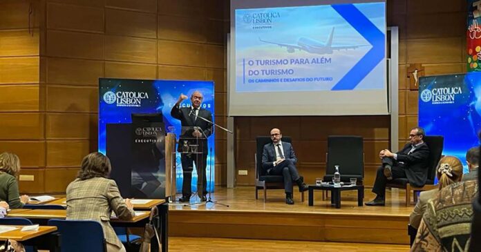 Turismo-discussão-Católica-Lisbon